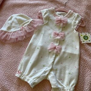 Baby girl romper w/hat